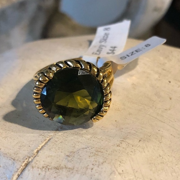 LIA SOPHIA BEAUTIFUL ENVY GREEN STONE RING SIZE 8 - Picture 6 of 8